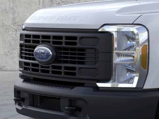 Photo of 2025 Oxford White Ford F-350