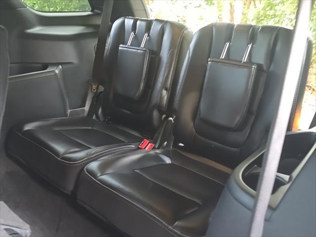 Photo of 2017 Ingot Silver Ford Explorer