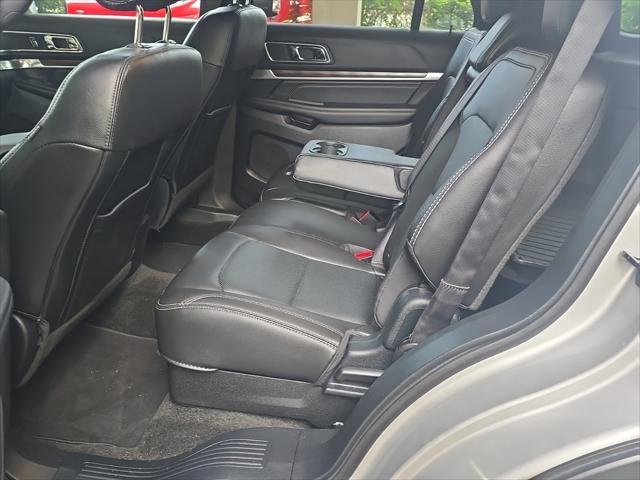 Photo of 2017 Ingot Silver Ford Explorer