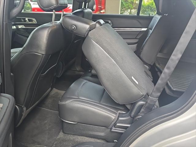 Photo of 2017 Ingot Silver Ford Explorer