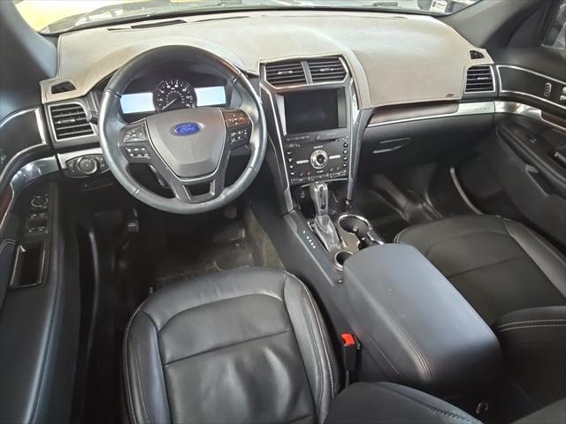 Photo of 2017 Ingot Silver Ford Explorer