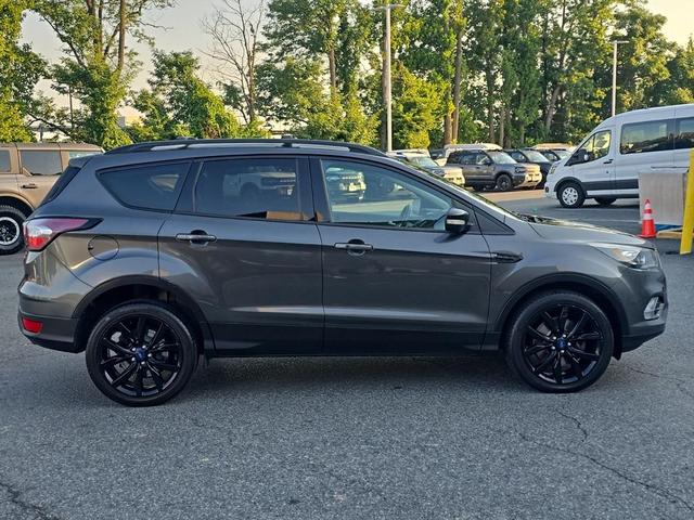 Photo of 2017 Magnetic Ford Escape