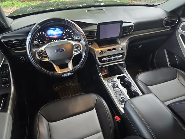 Photo of 2022 Black Metallic Ford Explorer