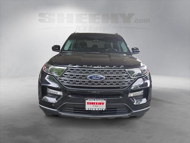 Photo of 2022 Black Metallic Ford Explorer