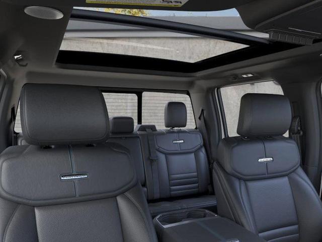 Photo of 2025 Star White Metallic Tri-Coat Ford F-350