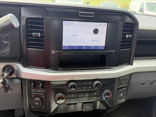 Photo of 2025 Oxford White Ford F-250