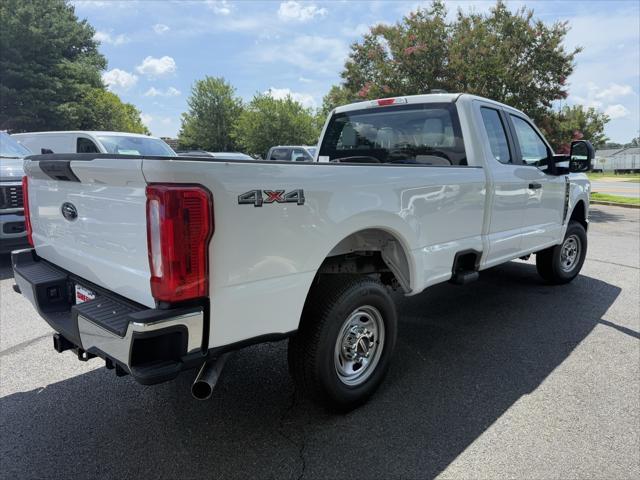 Photo of 2025 Oxford White Ford F-250
