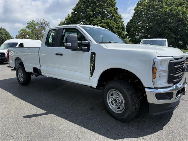 Photo of 2025 Oxford White Ford F-250