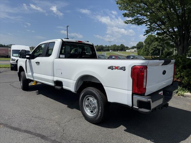 Photo of 2025 Oxford White Ford F-250