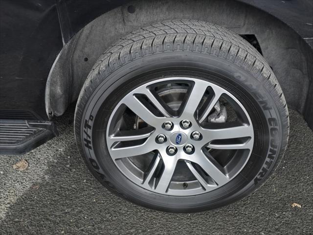 Photo of 2024 Black Metallic Ford Expedition Max