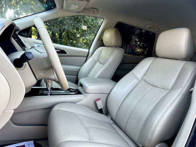Photo of 2015 Arctic Blue Metallic Nissan Pathfinder