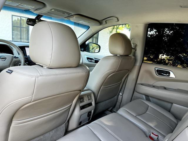 Photo of 2015 Arctic Blue Metallic Nissan Pathfinder
