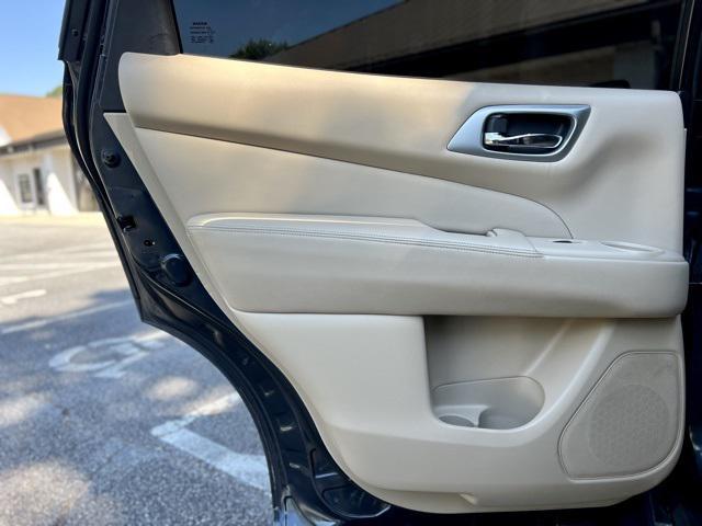 Photo of 2015 Arctic Blue Metallic Nissan Pathfinder