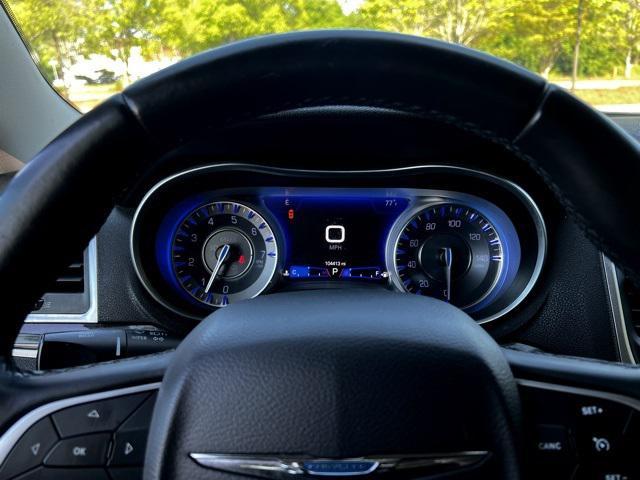 Photo of 2019 Bright White Clearcoat Chrysler 300