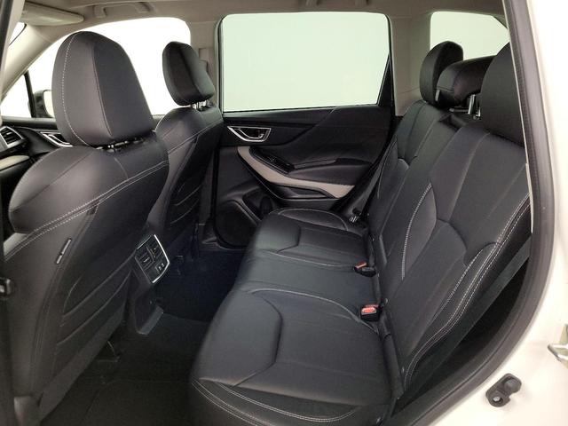 Photo of 2022 White Subaru Forester