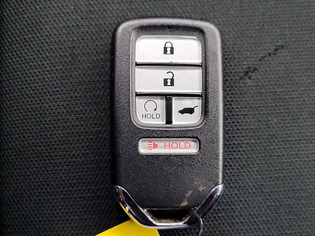 Photo of 2021 White Honda Civic