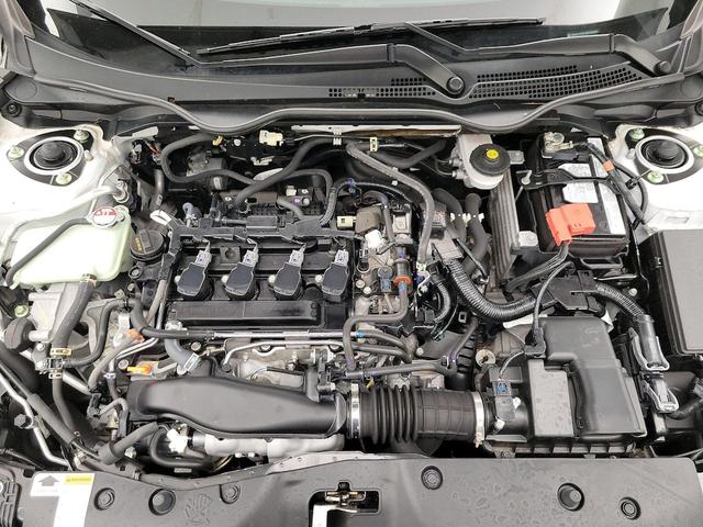 Photo of 2021 White Honda Civic