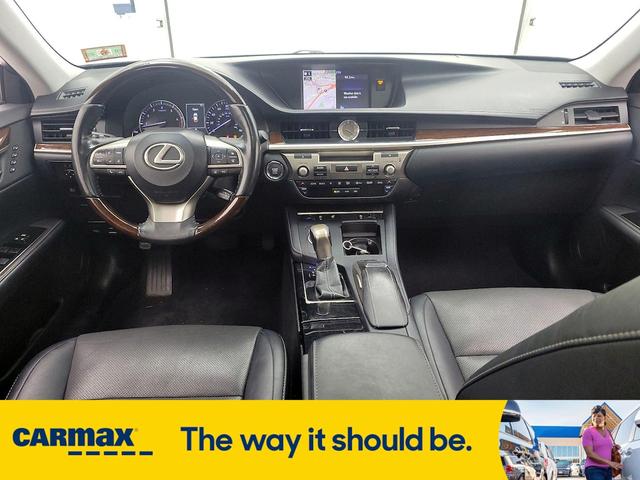 Photo of 2018 Silver Lexus ES 350