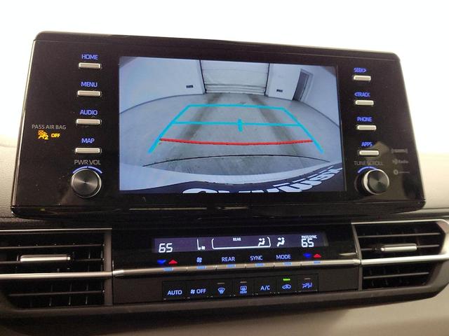 Photo of 2024 White Toyota Sienna