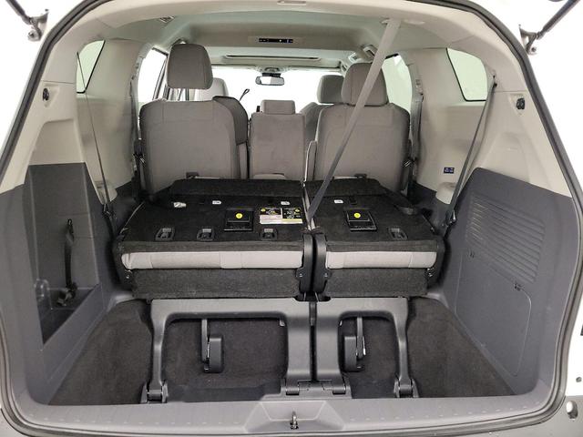 Photo of 2024 White Toyota Sienna