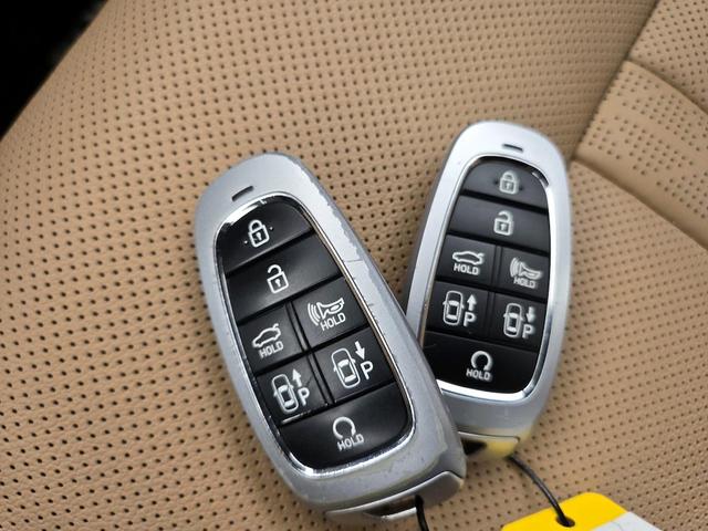 Photo of 2023 Black Hyundai SONATA