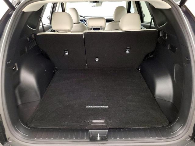Photo of 2022 Black Hyundai TUCSON