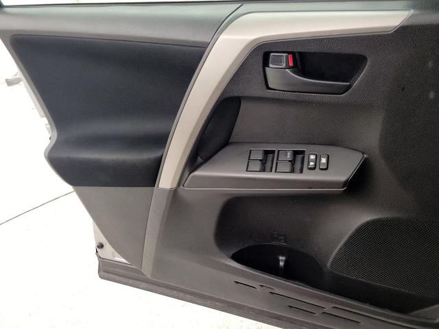 Photo of 2018 Silver Toyota RAV4