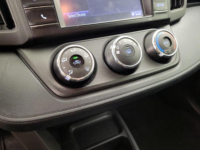 Photo of 2018 Silver Toyota RAV4