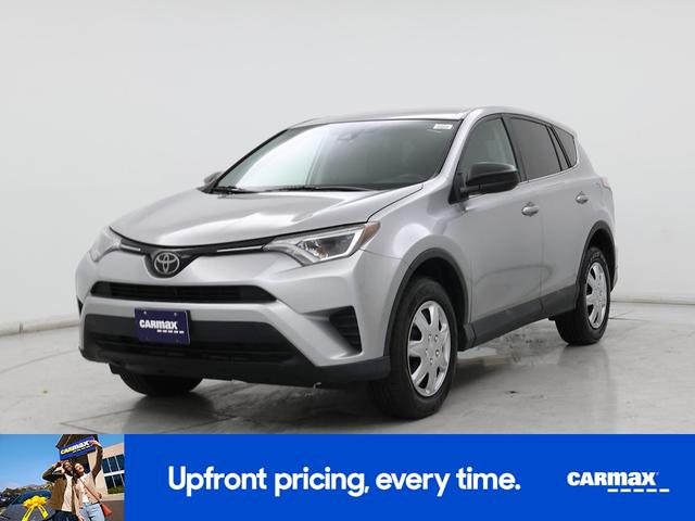 Photo of 2018 Silver Toyota RAV4