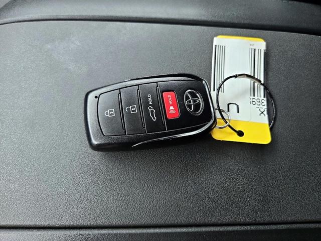 Photo of 2024 Silver Toyota Highlander