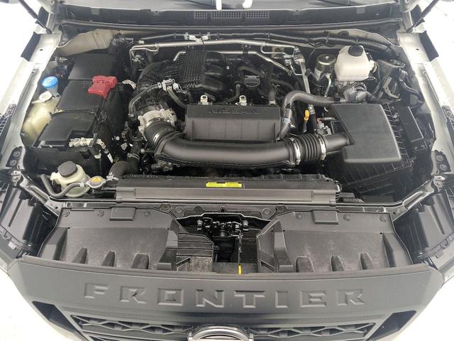 Photo of 2024 White Nissan Frontier