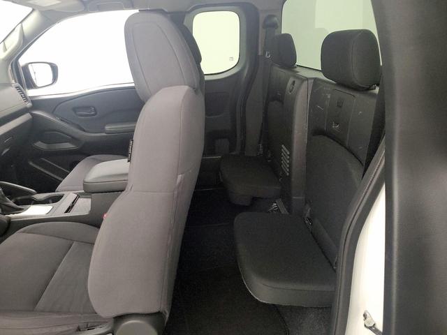 Photo of 2024 White Nissan Frontier