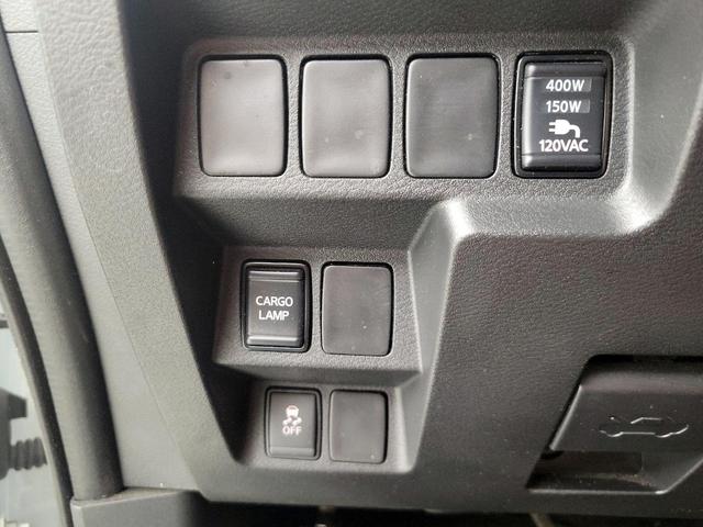Photo of 2024 White Nissan Frontier