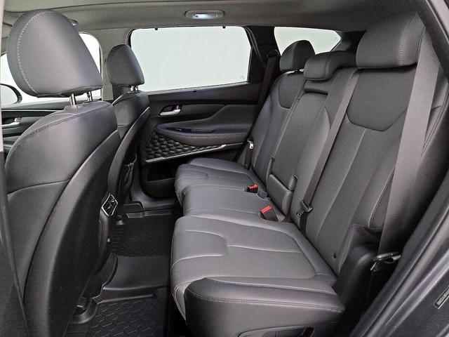 Photo of 2023 Gray Hyundai SANTA FE