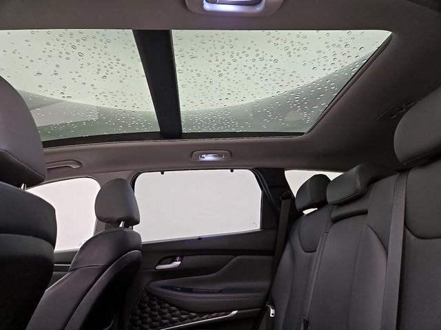 Photo of 2023 Gray Hyundai SANTA FE