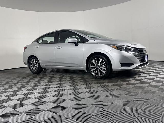 Photo of 2025 Brilliant Silver Metallic Nissan Versa