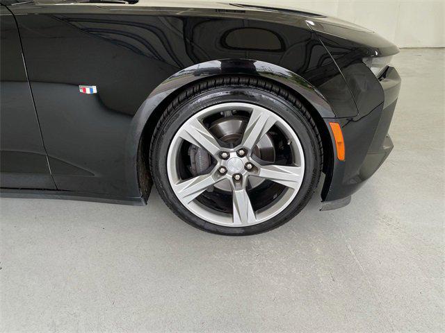 Photo of 2018 Mosaic Black Metallic Chevrolet Camaro