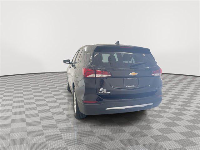 Photo of 2022 Mosaic Black Metallic Chevrolet Equinox