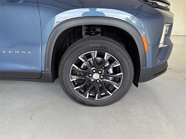 Photo of 2025 Lakeshore Blue Metallic Chevrolet Traverse
