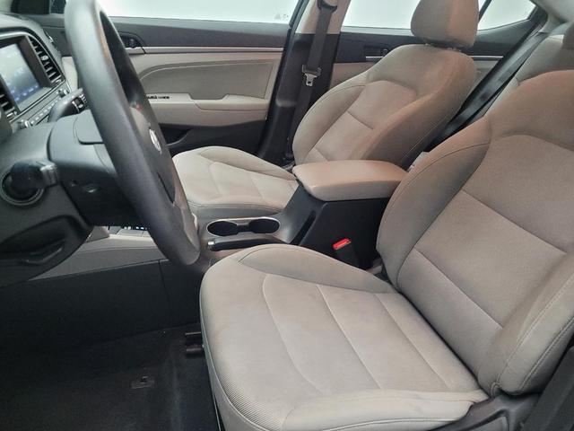 Photo of 2018 Phantom Black Hyundai ELANTRA