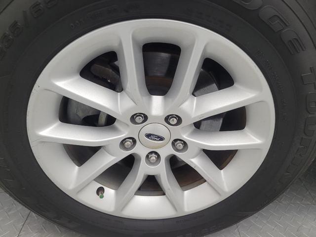 Photo of 2014 Tuxedo Black Metallic Ford Edge