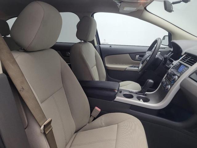 Photo of 2014 Tuxedo Black Metallic Ford Edge