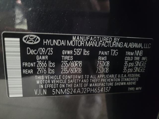Photo of 2023 Gray Hyundai SANTA FE