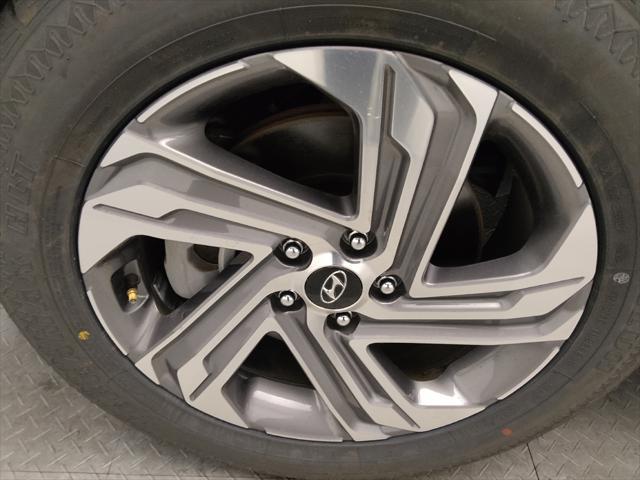 Photo of 2023 Gray Hyundai SANTA FE