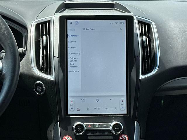 Photo of 2024 Agate Black Metallic Ford Edge