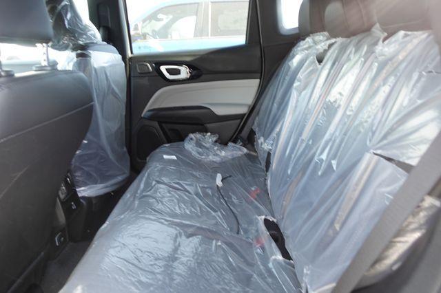 Photo of 2025 Silver Zynith Jeep Compass