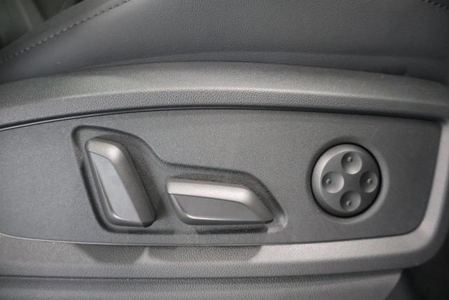 Photo of 2025 Mythos Black Metallic Audi Q5