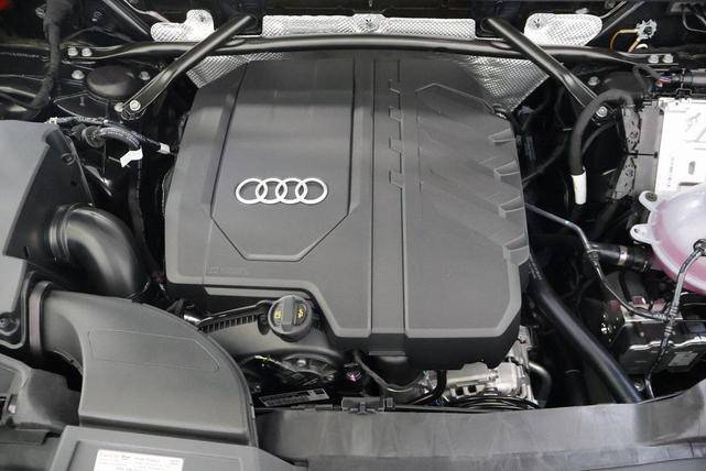 Photo of 2025 Mythos Black Metallic Audi Q5