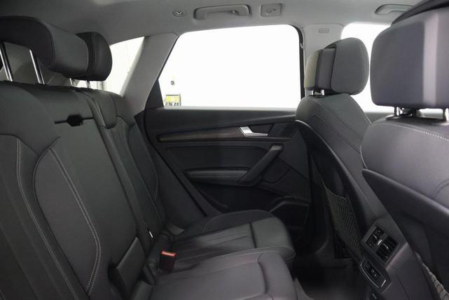 Photo of 2025 Mythos Black Metallic Audi Q5