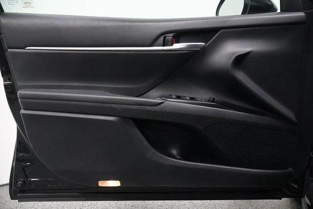 Photo of 2018 Midnight Black Metallic Toyota Camry